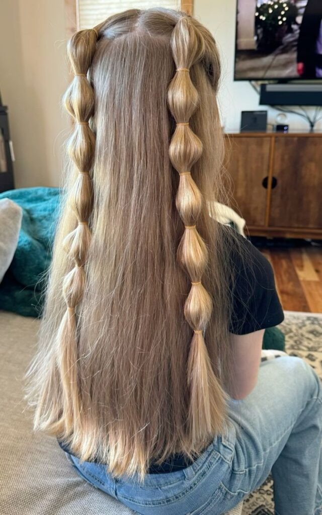 A cute half ponytail tail with bubble ponytail tails.