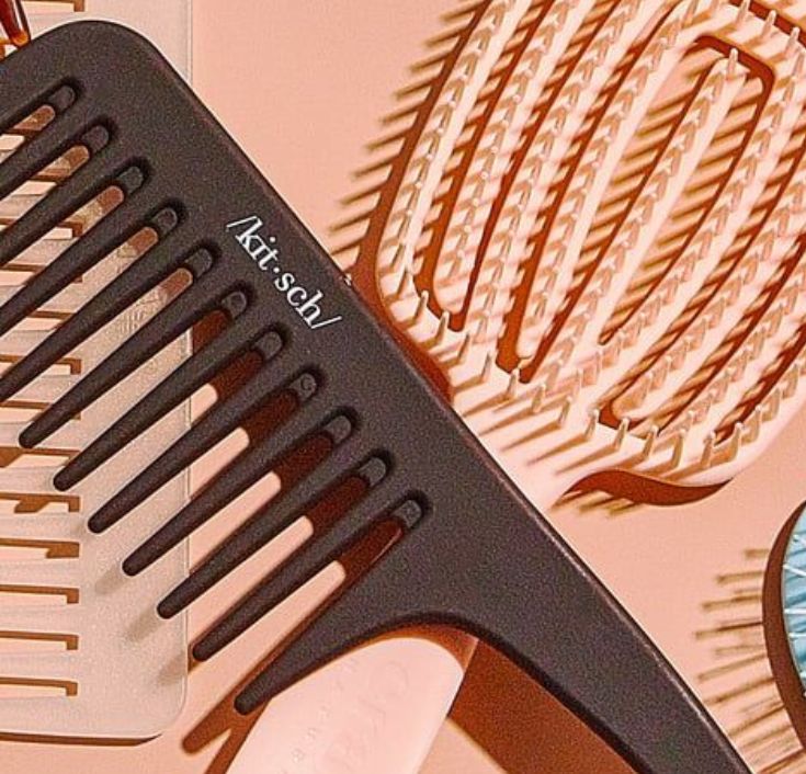 Wide Tooth Comb Vs Detangling Brush