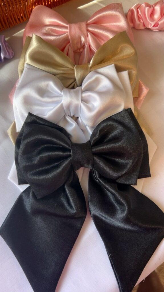 Four pieces of barrette bow set with different colors